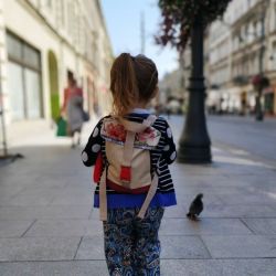 Mały plecak kurierski dla dziecka ecru