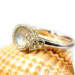 Srebrny pierścionek z kamieniem księżycowym - srebrny pierścionek z kamieniem księżycowym