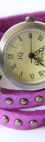 Zegarek bransoletka z zawieszką i szklaną bańką