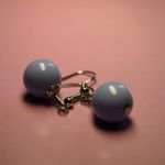 Kolczyki handmade szaroniebieskie małe - Na leżąco