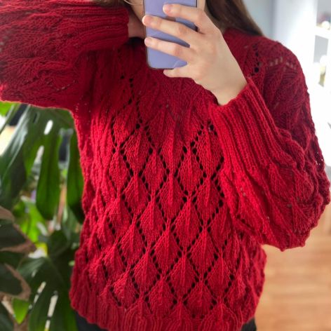Czerwony sweterek damski