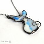 Kot nasłuchujący 03 - kot na szyję