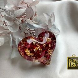 Czas Róży - wisior z żywicy