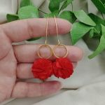 Czerwone kolczyki kwiaty na wesele dla druhny - czerwone