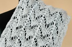 Biały szal z jedwabiem i kaszmirem, na drutach