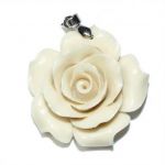 Kremowe róże z korala, wisior i kolczyki, srebro - 