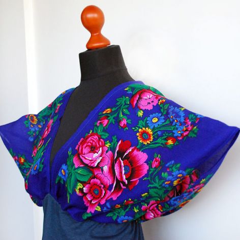 Chabrowa kimonowa bluzka w kwiaty