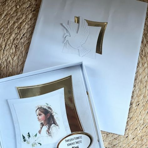 232,Kartka na komunię w pudełku dla dziewczynki z torebką