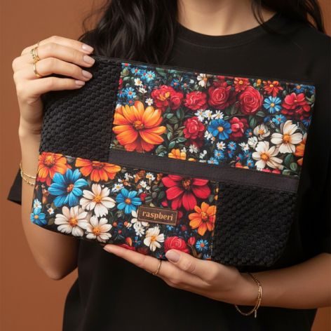 Czarno-kwiatowa kosmetyczka podróżna patchwork