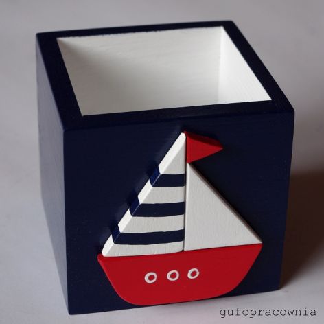 Łódka -granatowe pudełko na kredki