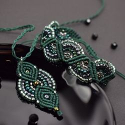 Komplet biżuterii butelkowa zieleń i srebro - bransoletka i naszyjnik