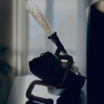Designerska lampa industrialna miedziana z drewnem UNIKAT - widok sylwetki