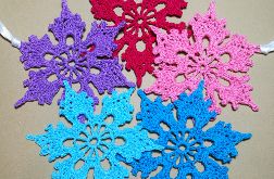 Szydełkowe śnieżynki x 5, kolorowe dekoracje na choinkę
