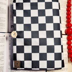 Etui na książkę: szachownica