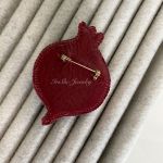 Broszka Granat z kamieniami naturalnymi. Unikat - Skóra