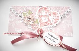 Różowa kopertówka ślubna z guziczkiem i tagiem