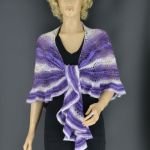 Ażurowa chusta "jagodowe lody ze śmietaną" - chusta na drutach