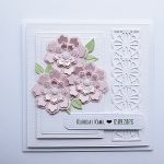 Delikatna kartka ślubna z kwiatami handmade - Delikatna kartka ślubna z kwiatami