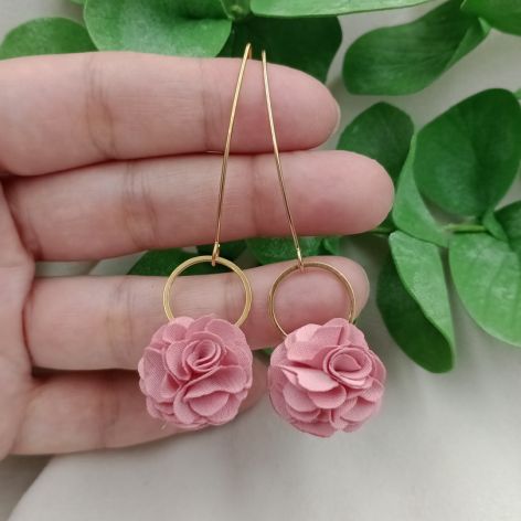 Długie kolczyki zgaszony brudny róż antyczny