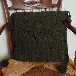 Ciemno zielona poduszka w warkocze 45 x 45 cm - zielona