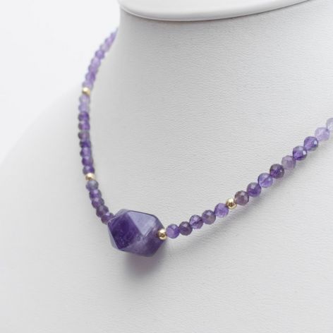 Naszyjnik "Purpurovy - Esencja Intuicji