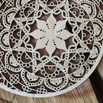 Drewniane Jajo z Mandalą 1 - Ażurowa mandala