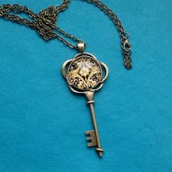 Naszyjnik-wisior Vintage, Duży klucz II