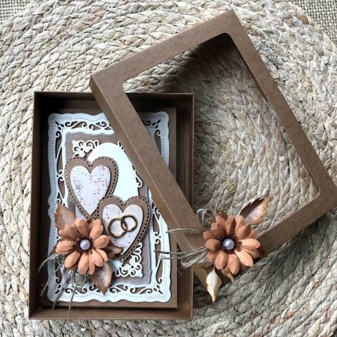 028,Ślubna kartka  w pudełku -dwa serca z torebką