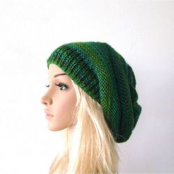 czapka damska w zieleniach