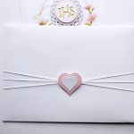 Zaproszenie komunijne różowe Hostia handmade - Zaproszenie na Komunię w ozdobionej kopercie