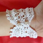 Biała bransoletka BOHO - biała bransoletka