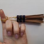 Brelok, brelok skórzany, brelok z koralikami - 