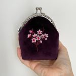 Portmonetka oberżynowa Sakura haftowana - 