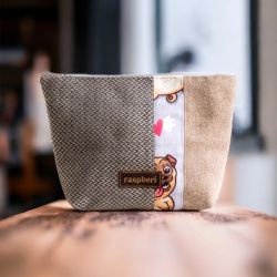 Duża kosmetyczka w mopsy
