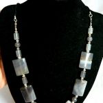 Uspokajający szary agat, elegancki naszyjnik i bransoletka, zestaw biżuterii - 