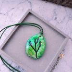 Leśna Harmonia – ręcznie robiony wisiorek z glinki - 4