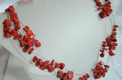 Czerwony koral, delikatny naszyjnik z koralem