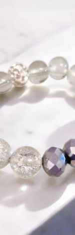 Bransoletka na gumce z kryształkami