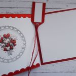 Kartka na walentynki z misiem, nietypowy napis - Wnętrze kartki i przód etykietki