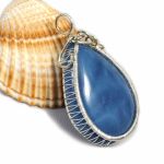 Opal, Srebrny wisior z opalem niebieskim - 