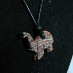 Jaspis leopardzi - wisiorek ze słoniem, na szczęście - 