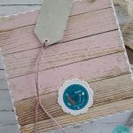 Kartka na Dzień Mamy (lub na inną okazję) z uroczym króliczkiem - Tył kartki i tył etykietki