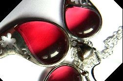Biżuteria vintage z rubinowymi kryształkami