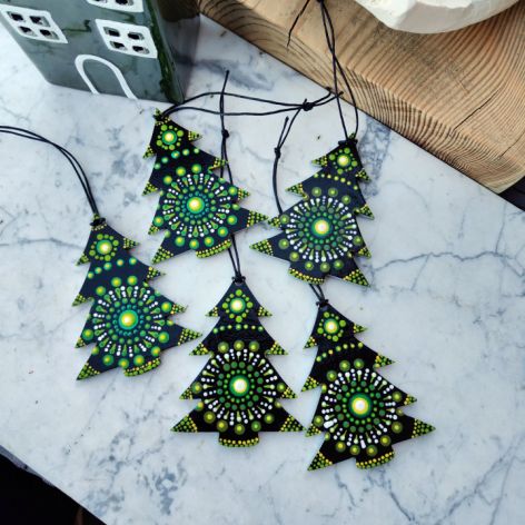 Zawieszki świąteczne "Mandala Choinka" – ręcznie malowane