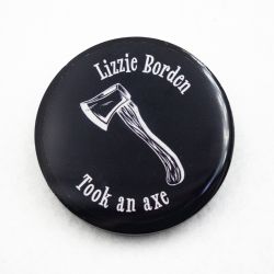 Przypinka gotycka z żywicy Lizzie Borden pin_print Goth 002