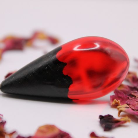 Ember Drop, drewno i żywica epoksydowa 