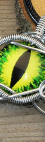 Wisior wire wrapping zielone smocze oko