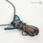 Kot Uszak Błękitny - wisior ze szklanym kotem