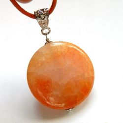 Pomarańczowy agat pajęczy piękny kamień wisio