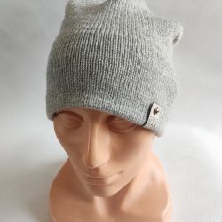 Cienka czapka z wełny merino, szara.